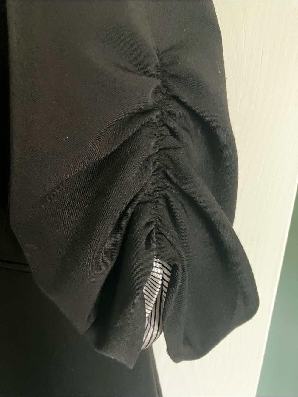 Torrid Black Ruched Sleeve One-Button Blazer Jacket Size 1 Office EUC 14/16 - Picture 4 of 11